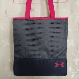 アンダーアーマー(UNDER ARMOUR)の【美品】UNDER ARMOUR ディファイントート(トートバッグ)