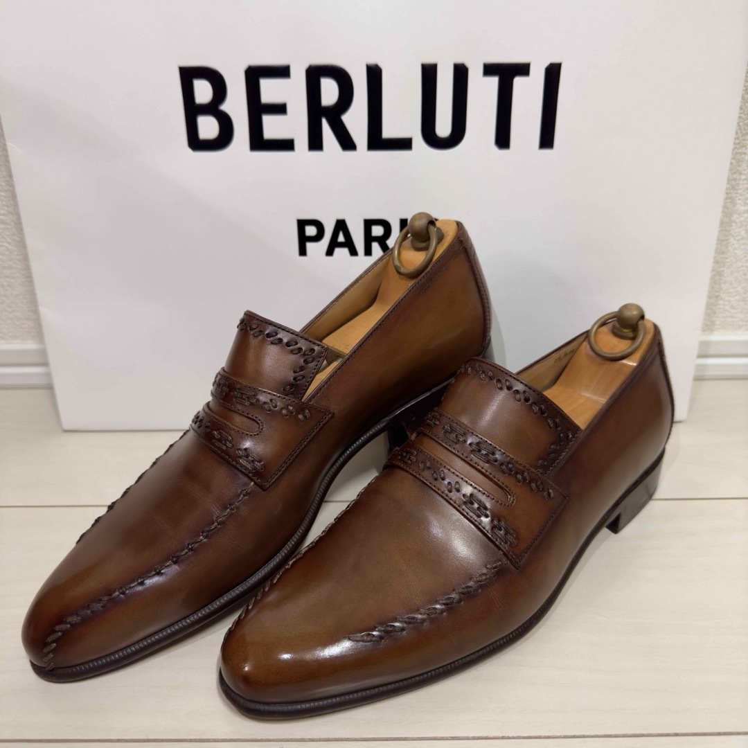 Berluti(ベルルッティ)の新品同様 ベルルッティ アンディ フィルダリアーヌ パティーヌレザーローファー メンズの靴/シューズ(ドレス/ビジネス)の商品写真