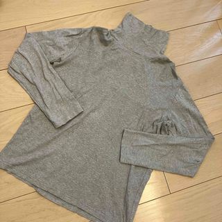 ユニクロ(UNIQLO)のユニクロ★タートルネック グレー L(Tシャツ/カットソー(七分/長袖))