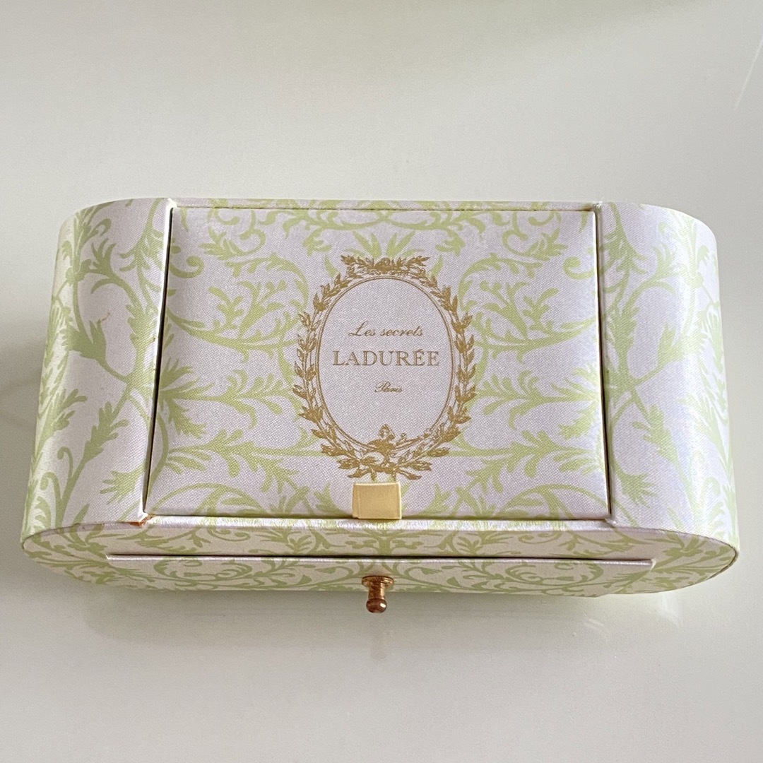 LADUREE(ラデュレ)のラデュレ　メモケース インテリア/住まい/日用品のインテリア小物(小物入れ)の商品写真