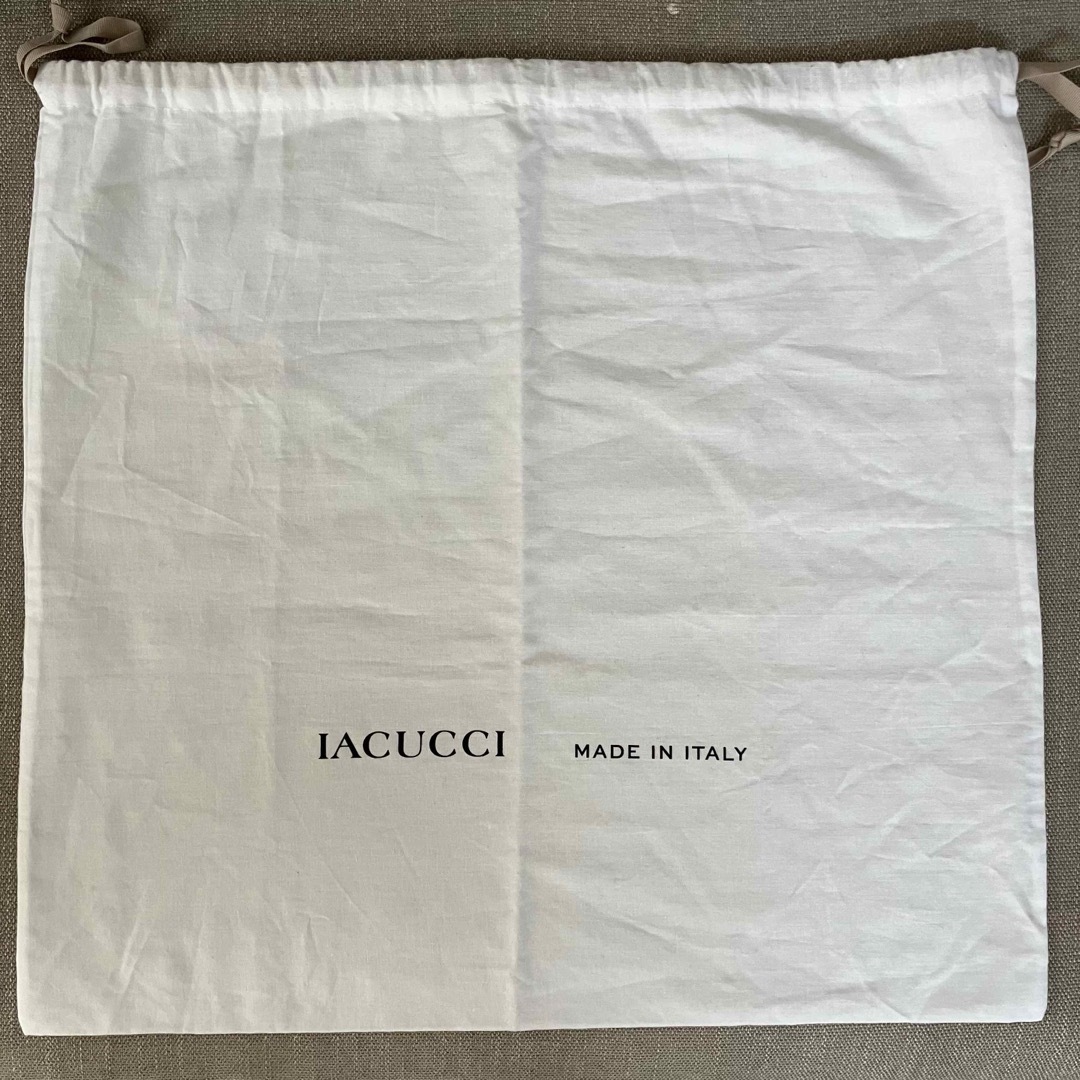 IACUCCI(イアクッチ)の【美品】IACUCCI  イアクッチ テア S ショルダーバッグ レディースのバッグ(ショルダーバッグ)の商品写真