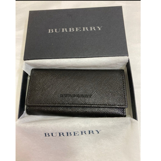 BURBERRY - 新品未使用　箱付き　バーバリーキーケース　4連　ブラック　黒　レザーキーケース