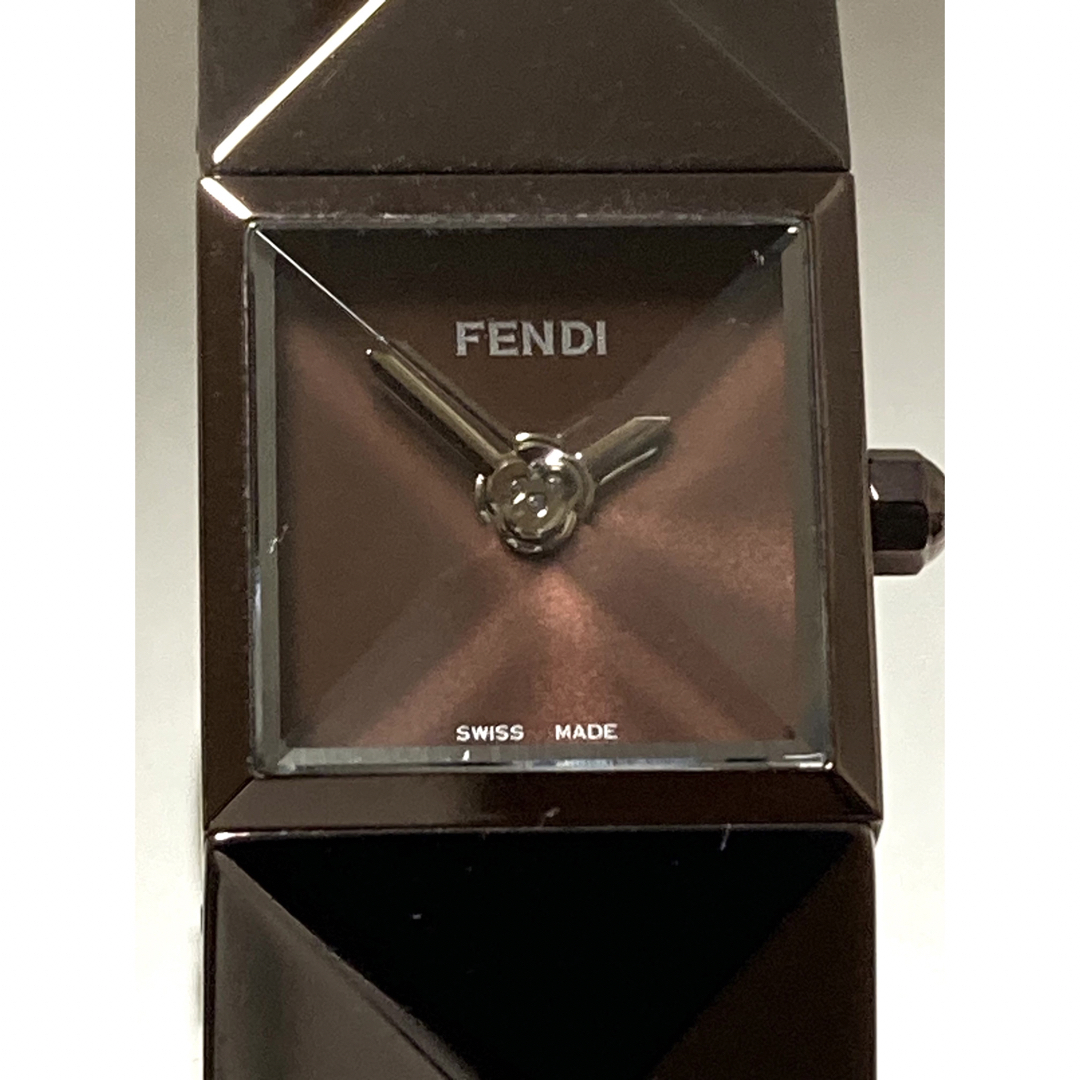 FENDI(フェンディ)の美品！　FENDI フェンディ　電池新品　レディース腕時計　ピラミッド型 レディースのファッション小物(腕時計)の商品写真