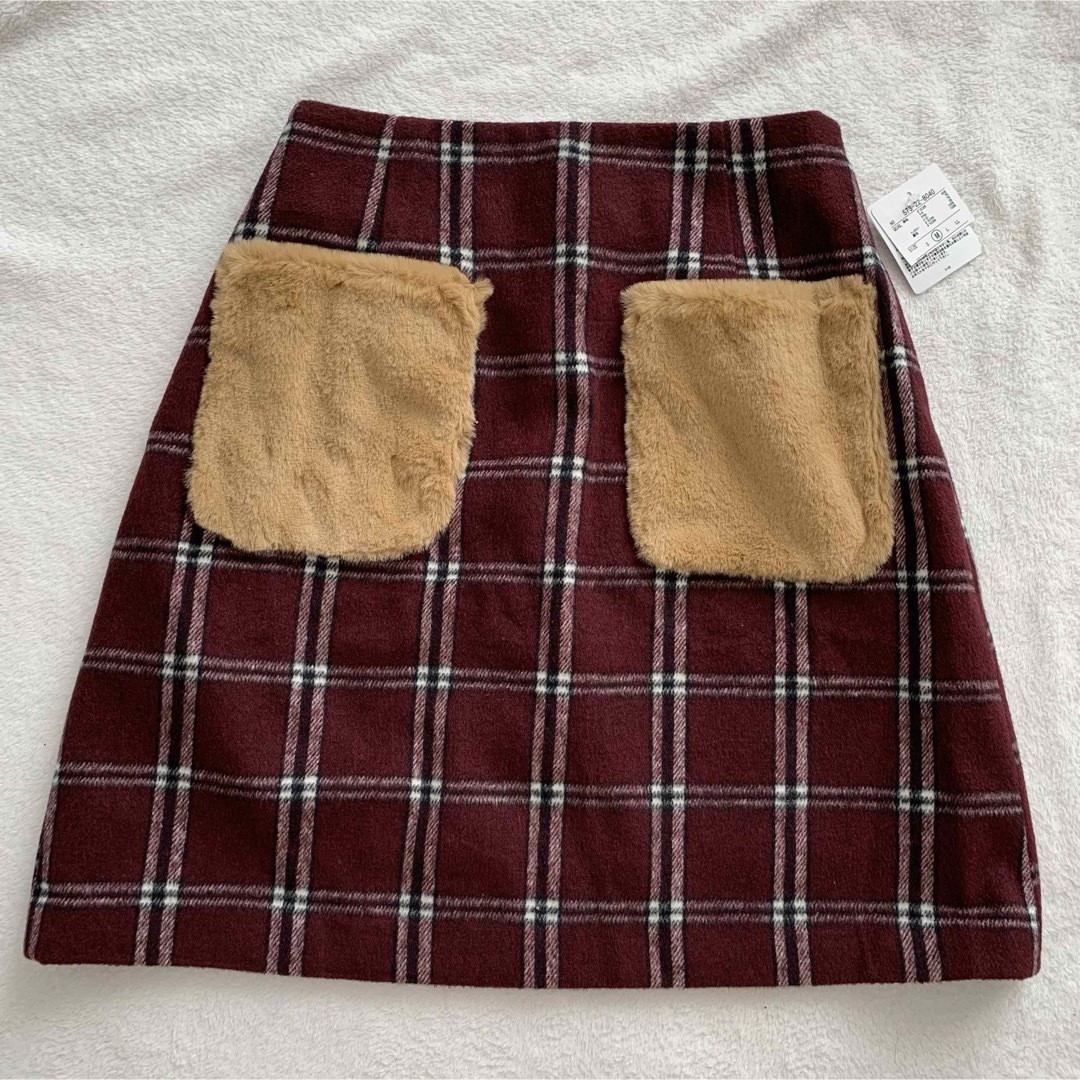 しまむら(シマムラ)の赤 チェック 台形スカート ミニスカート フェミニン レディースのスカート(ミニスカート)の商品写真