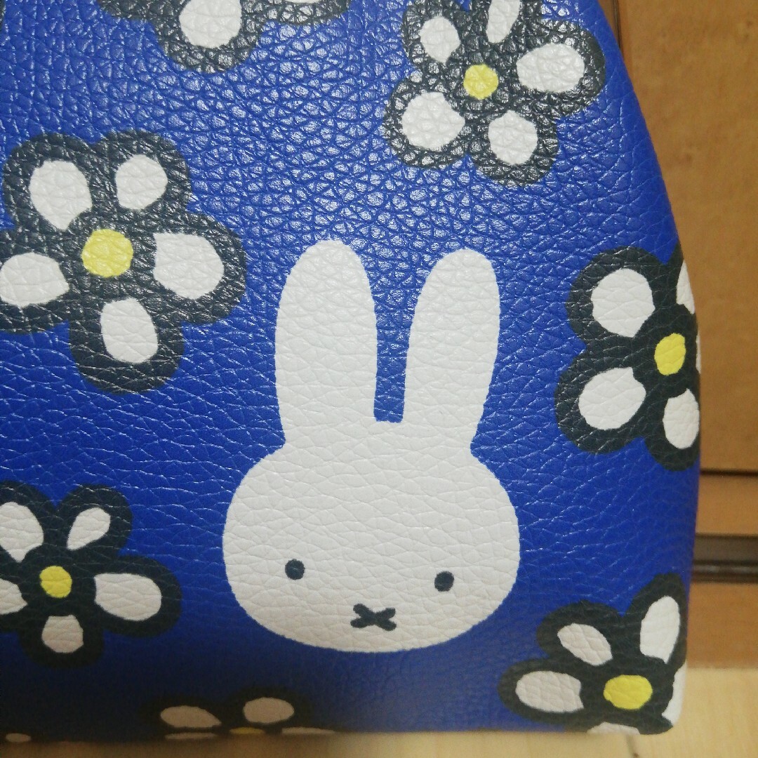 miffy(ミッフィー)のかわいい！ミッフィー　がま口ポーチ レディースのファッション小物(ポーチ)の商品写真