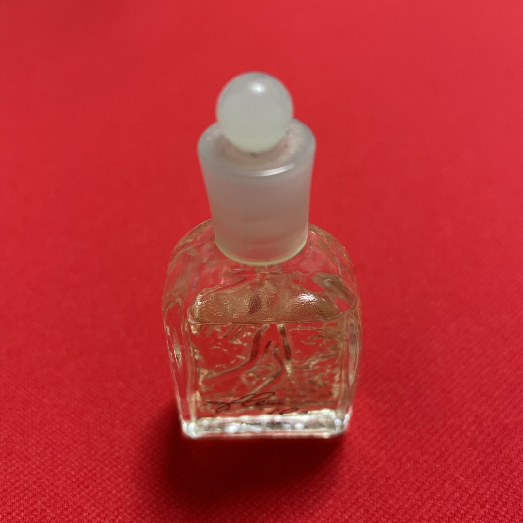 ROCHAS(ロシャス)のROCHAS 香水　5ミリ コスメ/美容の香水(香水(女性用))の商品写真