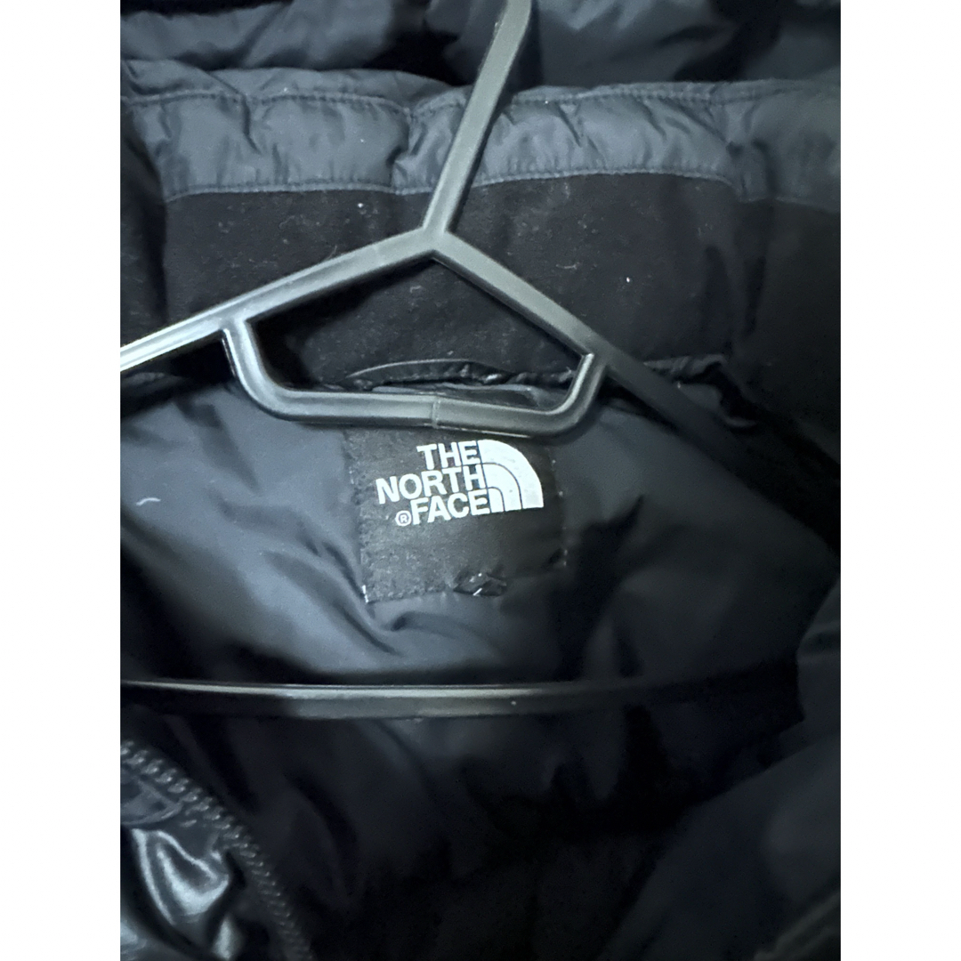 THE NORTH FACE(ザノースフェイス)のノースフェイス n3015 セミロングダウンジャケット 700フィル 刺繍 L メンズのジャケット/アウター(ダウンジャケット)の商品写真