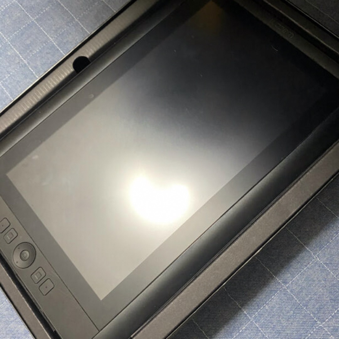 Wacom(ワコム)のWacom DTK-1301 タッチペン欠品 スマホ/家電/カメラのPC/タブレット(タブレット)の商品写真