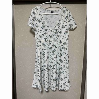 シーイン(SHEIN)の花柄　フレア　ミニワンピース(ミニワンピース)