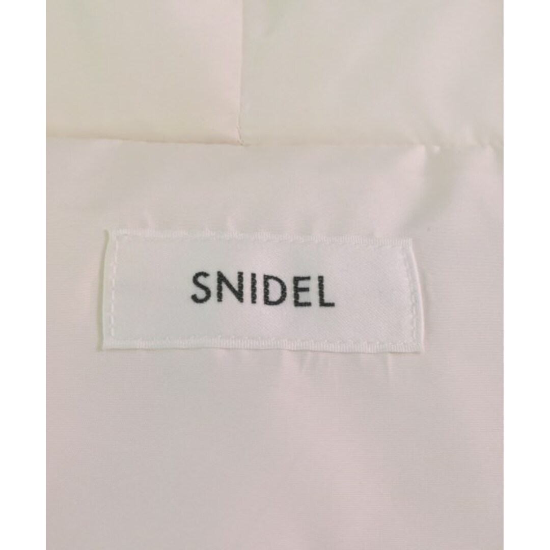 SNIDEL(スナイデル)のSNIDEL スナイデル ダウンコート 0(S位) 白 【古着】【中古】 レディースのジャケット/アウター(ダウンコート)の商品写真