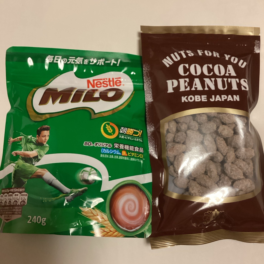 ネスレ日本 ネスレ　ミロ　２4０g ／モロゾフ　ココアピーナッツ 食品/飲料/酒の食品(菓子/デザート)の商品写真