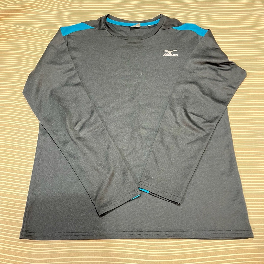 MIZUNO(ミズノ)のミズノ　Tシャツ　フィールドシャツ　長袖　M ブラック　サッカー　スポーツ スポーツ/アウトドアのサッカー/フットサル(ウェア)の商品写真