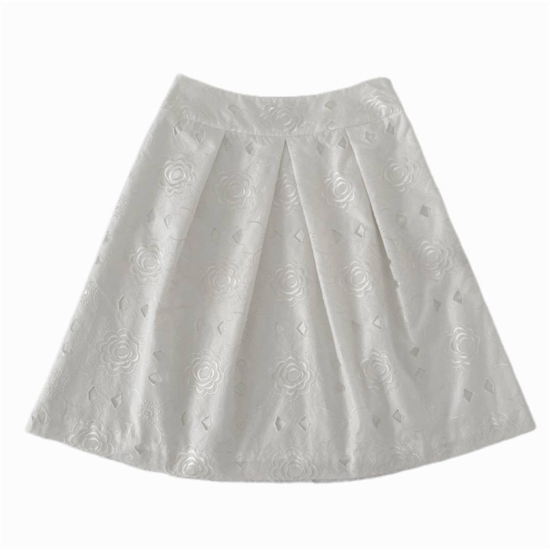 René(ルネ)の新品 AUSTIN REED 花柄刺繍 ナイロンフレアスカート ひざ丈スカート レディースのスカート(ひざ丈スカート)の商品写真