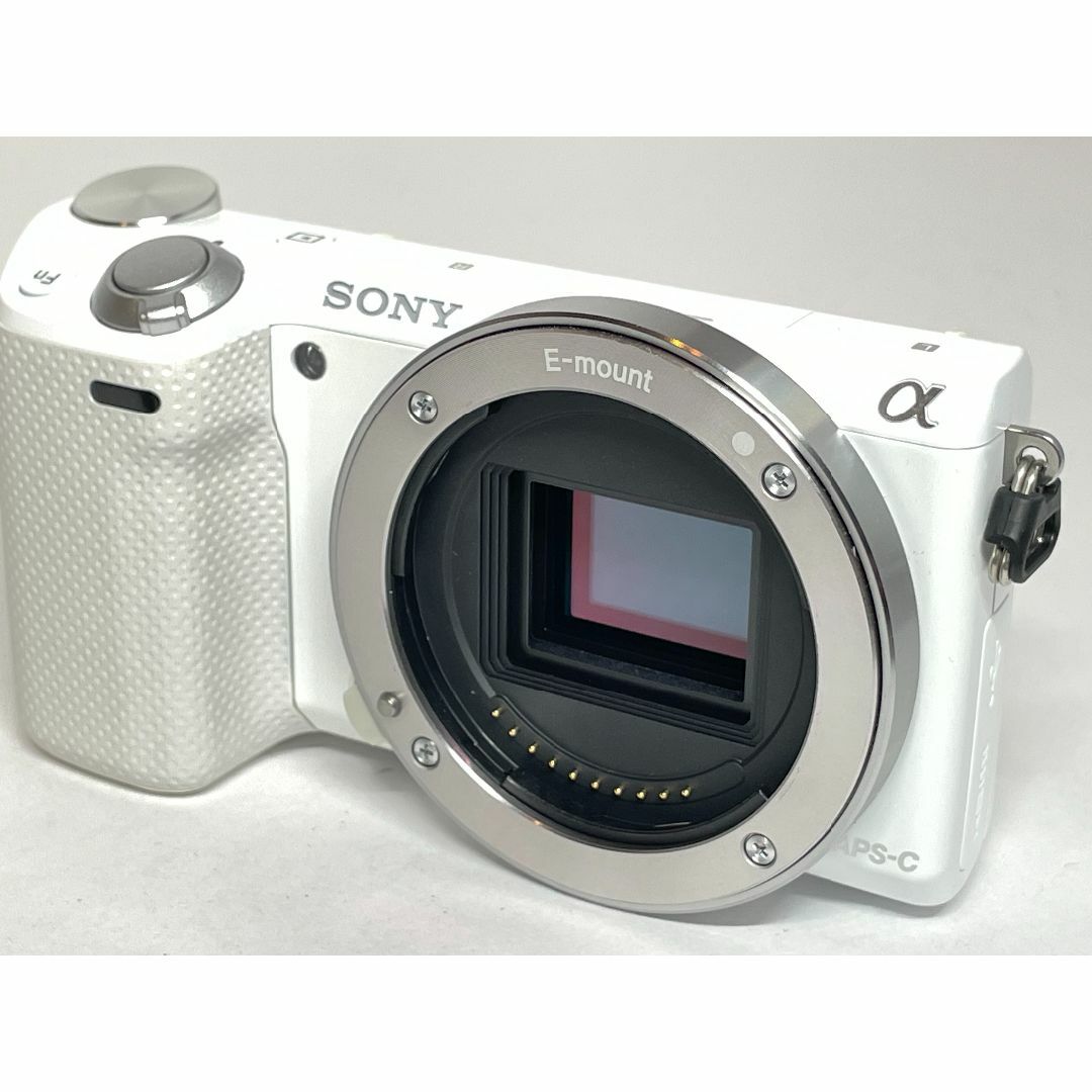 SONY(ソニー)の僅か40ショット ソニー α NEX-5T ボディ ホワイト スマホ/家電/カメラのカメラ(ミラーレス一眼)の商品写真