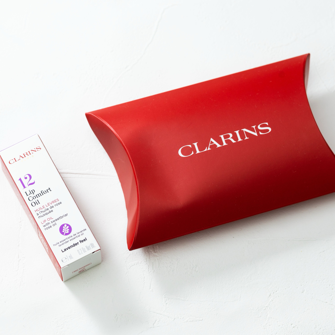 CLARINS(クラランス)の【新品未開封】CLARINSリップコンフォートオイル 12 コスメ/美容のベースメイク/化粧品(リップグロス)の商品写真