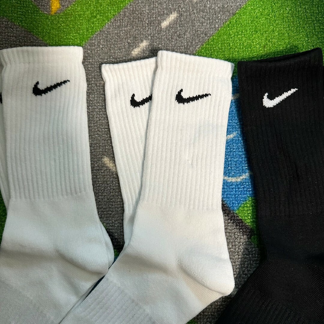 NIKE(ナイキ)のnike 靴下　ソックス　M レディースのレッグウェア(ソックス)の商品写真