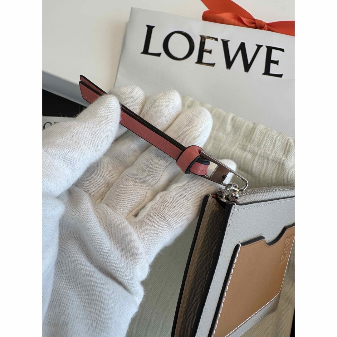 LOEWE(ロエベ)のロエベ　カードケース　ほぼ新品 メンズのファッション小物(コインケース/小銭入れ)の商品写真