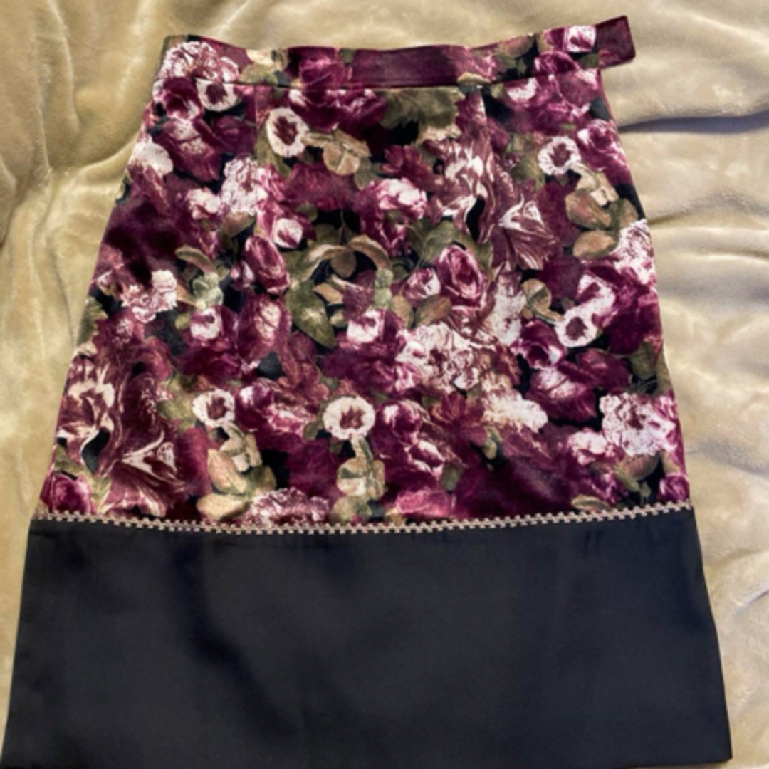 YLANG YLANG(イランイラン)のYLANG YLANG 花柄上品スカート レディースのスカート(ひざ丈スカート)の商品写真