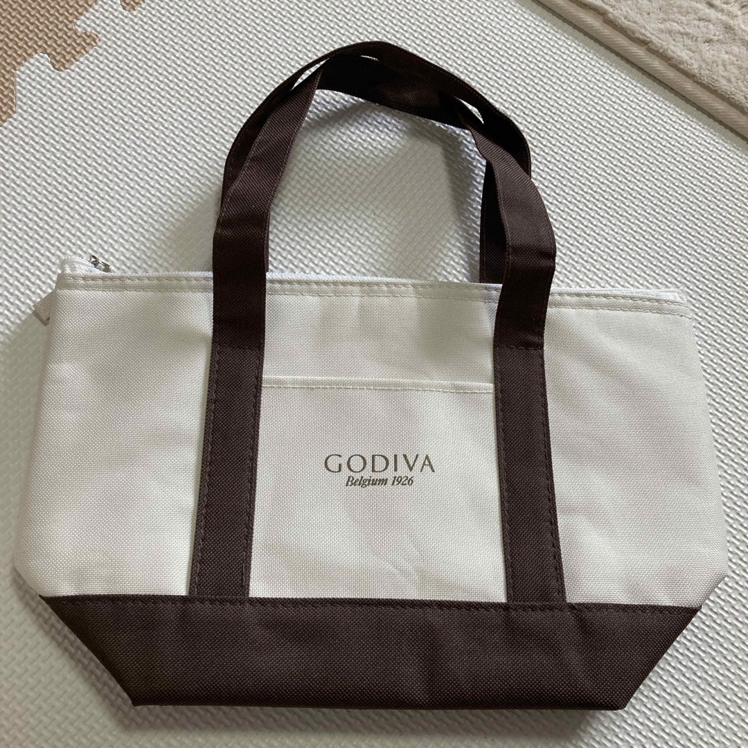 GODIVA(ゴディバ)のGODIVA 温保冷専用バッグ　新品未使用 インテリア/住まい/日用品の日用品/生活雑貨/旅行(日用品/生活雑貨)の商品写真