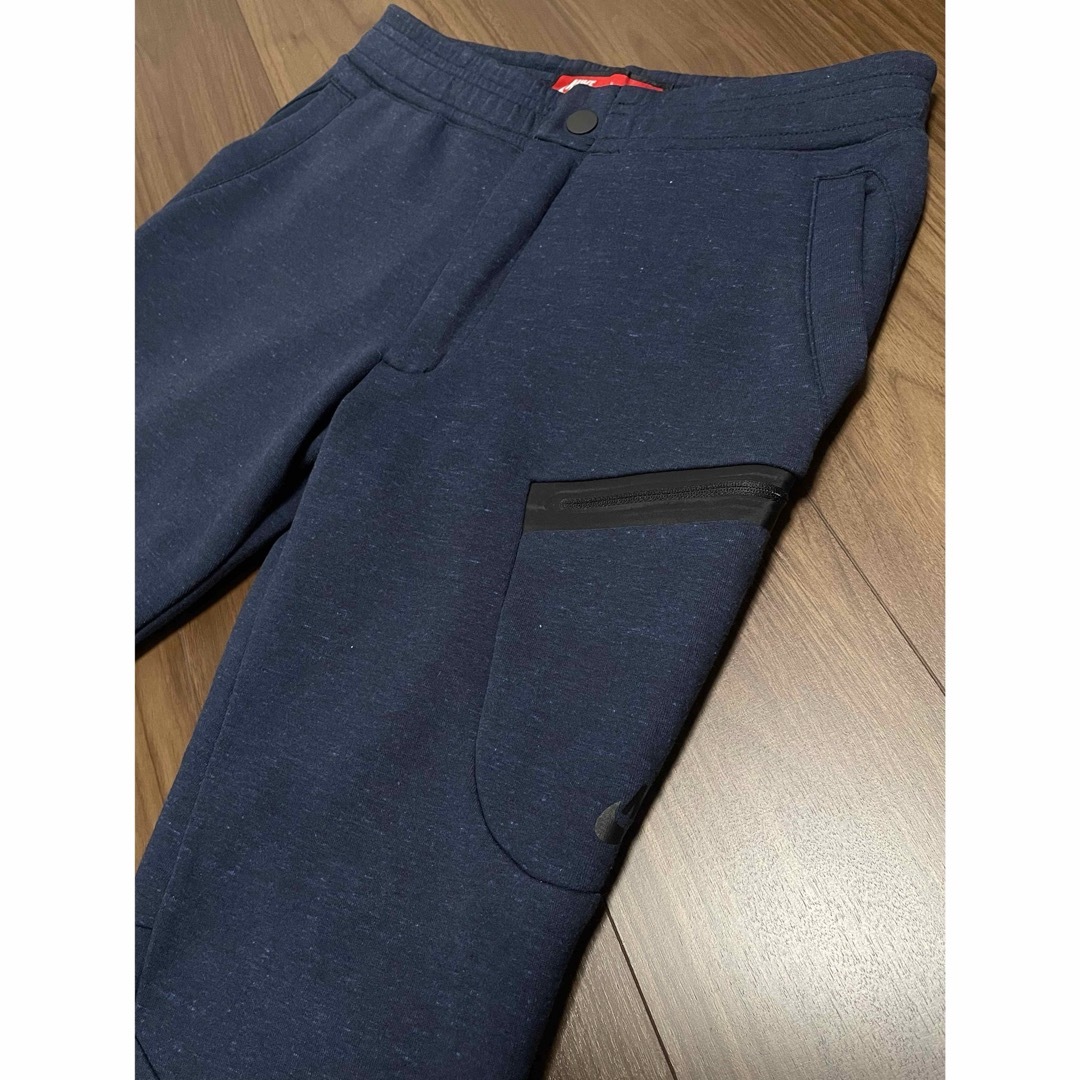 NIKE(ナイキ)の廃盤 赤タグ ナイキ メンズM テックフリース クロップド パンツ ネイビー 紺 メンズのパンツ(その他)の商品写真