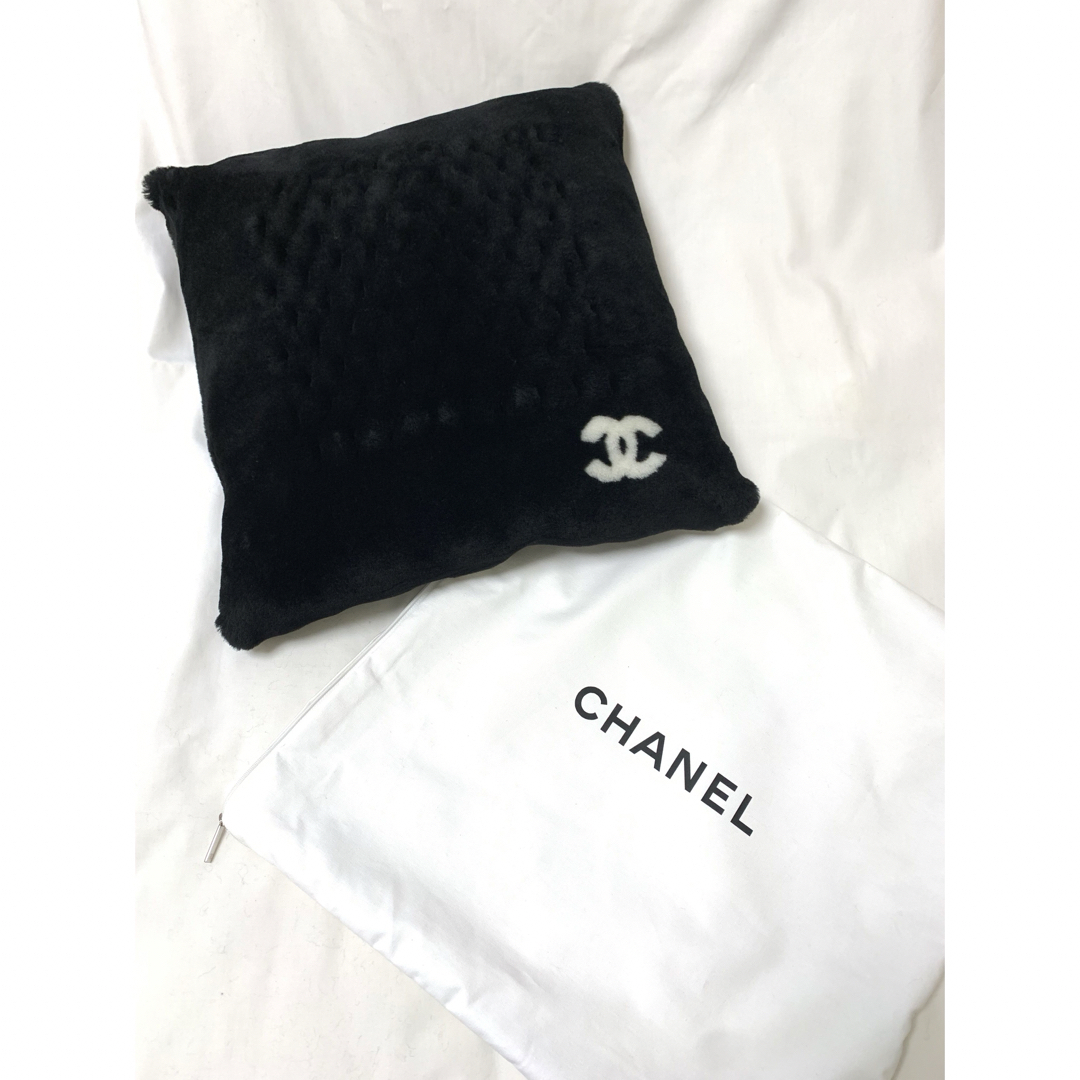 CHANEL(シャネル)のシャネル CHANEL クッション クッションカバー ココマーク レア物 未使用 インテリア/住まい/日用品のインテリア小物(クッション)の商品写真