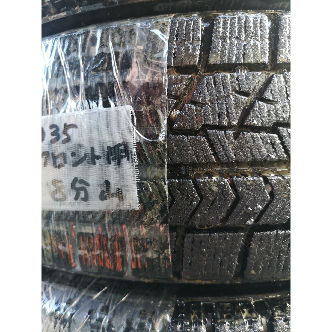 BRIDGESTONE(ブリヂストン)の○35中古　ブリヂストン　ブリザックVRX　155/65R14　スタッドレス４本 自動車/バイクの自動車(タイヤ)の商品写真