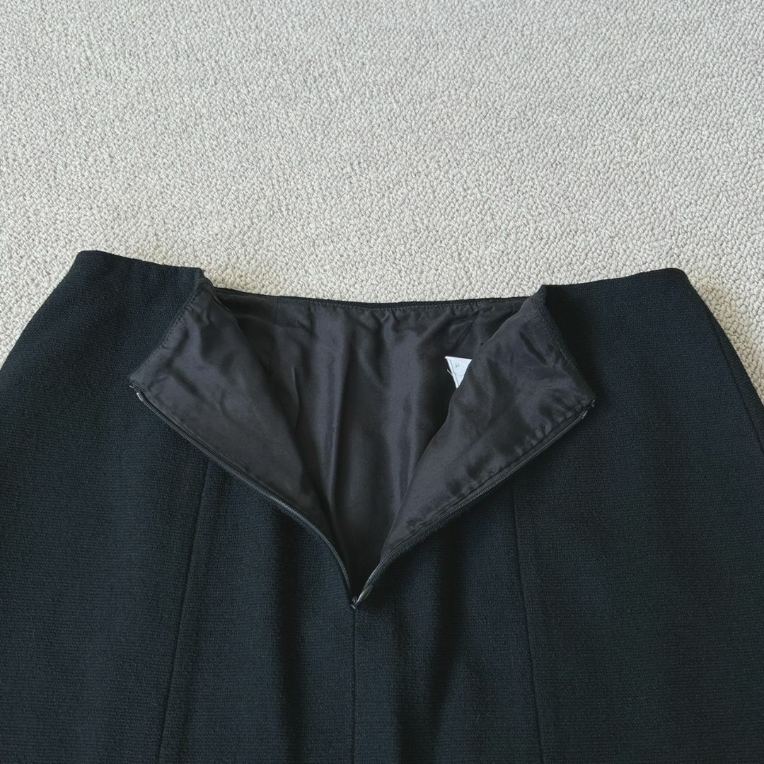 CHANEL(シャネル)のCHANEL ウールスカート　裏地シルク ココマーク　フランス製　サイズ44 レディースのスカート(ひざ丈スカート)の商品写真