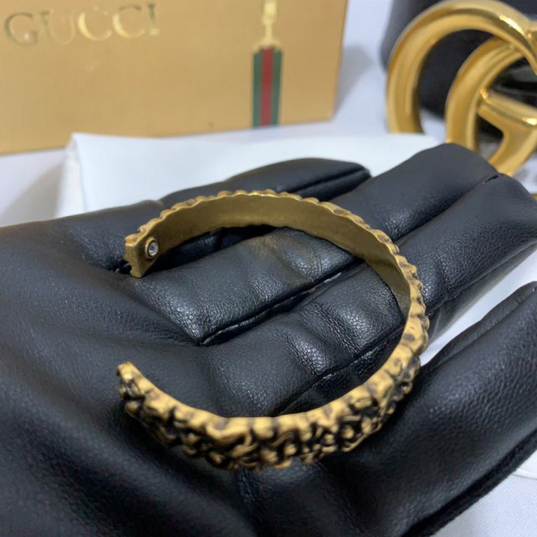 Gucci(グッチ)のGUCCI【グッチ】ライオンの立髪 ゴールド バングル メンズのアクセサリー(バングル/リストバンド)の商品写真