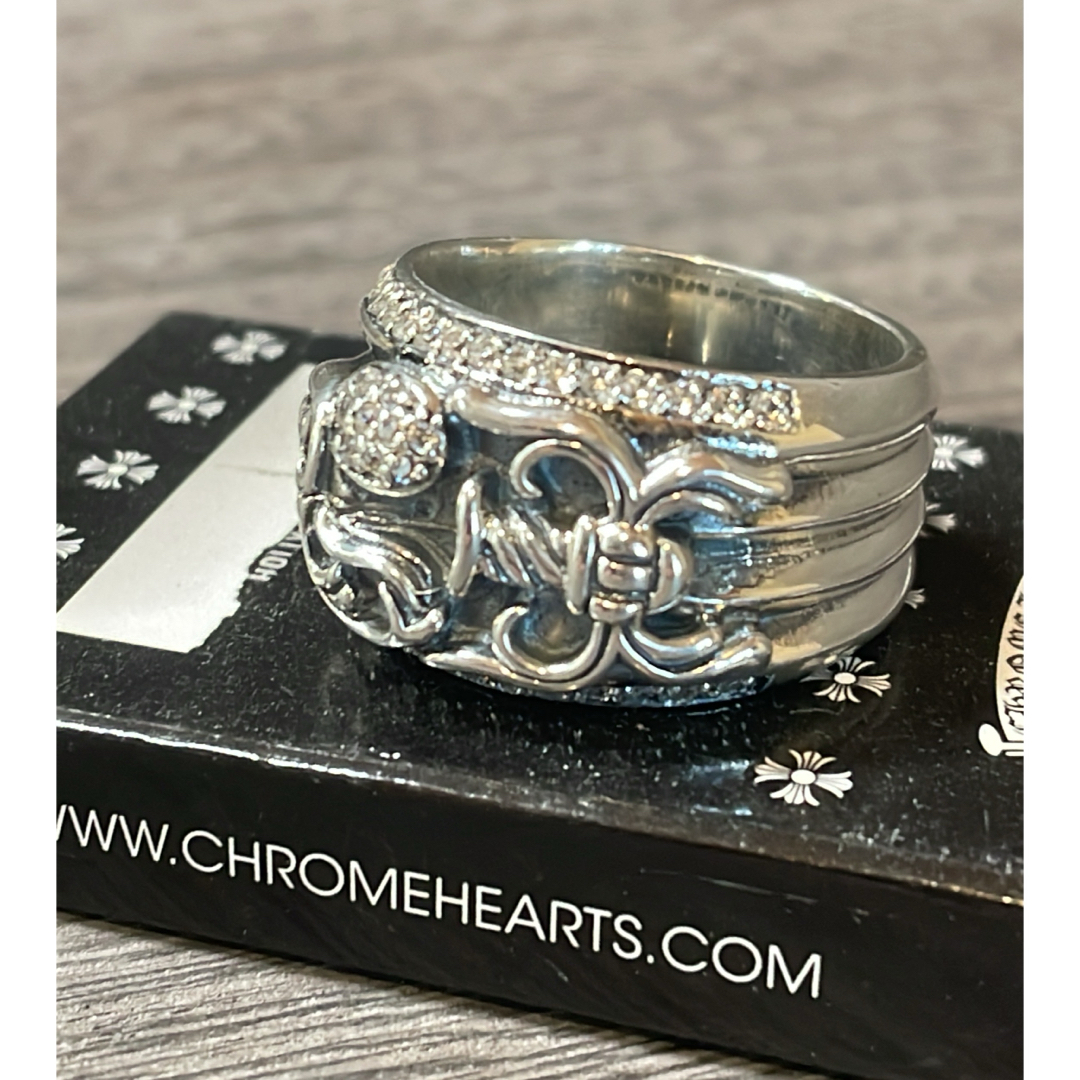 クロムハーツ好きに　シルバー925 ダガーハートリング　パヴェダイヤ メンズのアクセサリー(リング(指輪))の商品写真