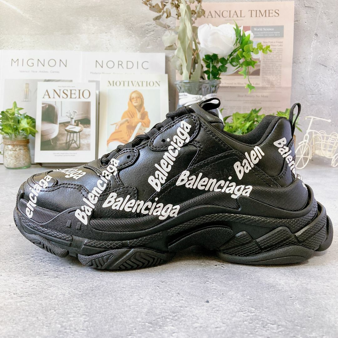 Balenciaga(バレンシアガ)のBALENCIAGA トリプルS スニーカー 特売品のため在庫1点のみ メンズの靴/シューズ(スニーカー)の商品写真