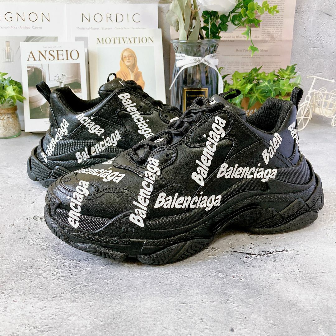 Balenciaga(バレンシアガ)のBALENCIAGA トリプルS スニーカー 特売品のため在庫1点のみ メンズの靴/シューズ(スニーカー)の商品写真