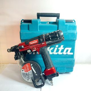 マキタ(Makita)の♭♭MAKITA マキタ 41ｍｍ高圧エアビス打ち機 AR411HR レッド(その他)