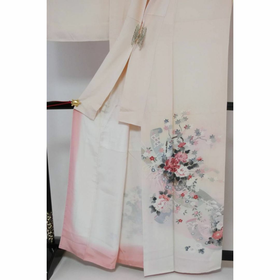 Ａお仕立て上がり正絹訪問着　薄桜色地に花柄 レディースの水着/浴衣(着物)の商品写真