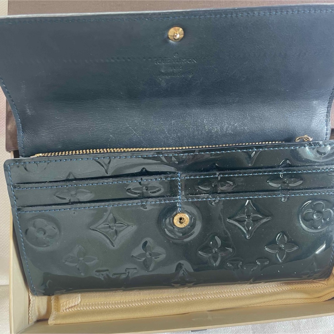 LOUIS VUITTON(ルイヴィトン)のLouise Vuitton ヴィトン　ヴェルニ　長財布　ダークグリーン レディースのファッション小物(財布)の商品写真