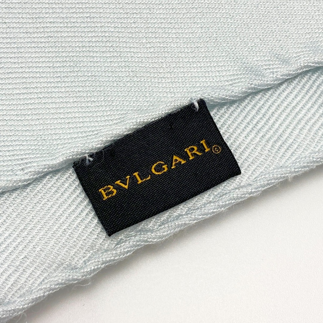 BVLGARI(ブルガリ)の☆☆BVLGARI ブルガリ ロゴマニア ストール グレー系 シルク60％ ウール40％ ショール レディースのファッション小物(ストール/パシュミナ)の商品写真