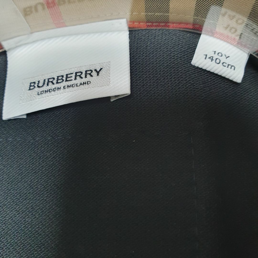 BURBERRY(バーバリー)の【新品・未使用】BURBERRY kids ポロワンピース　ブラック　10Y　 キッズ/ベビー/マタニティのキッズ服女の子用(90cm~)(ワンピース)の商品写真