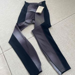 ナイキ(NIKE)の新品・未使用　NIKE yoga パンツ(ヨガ)