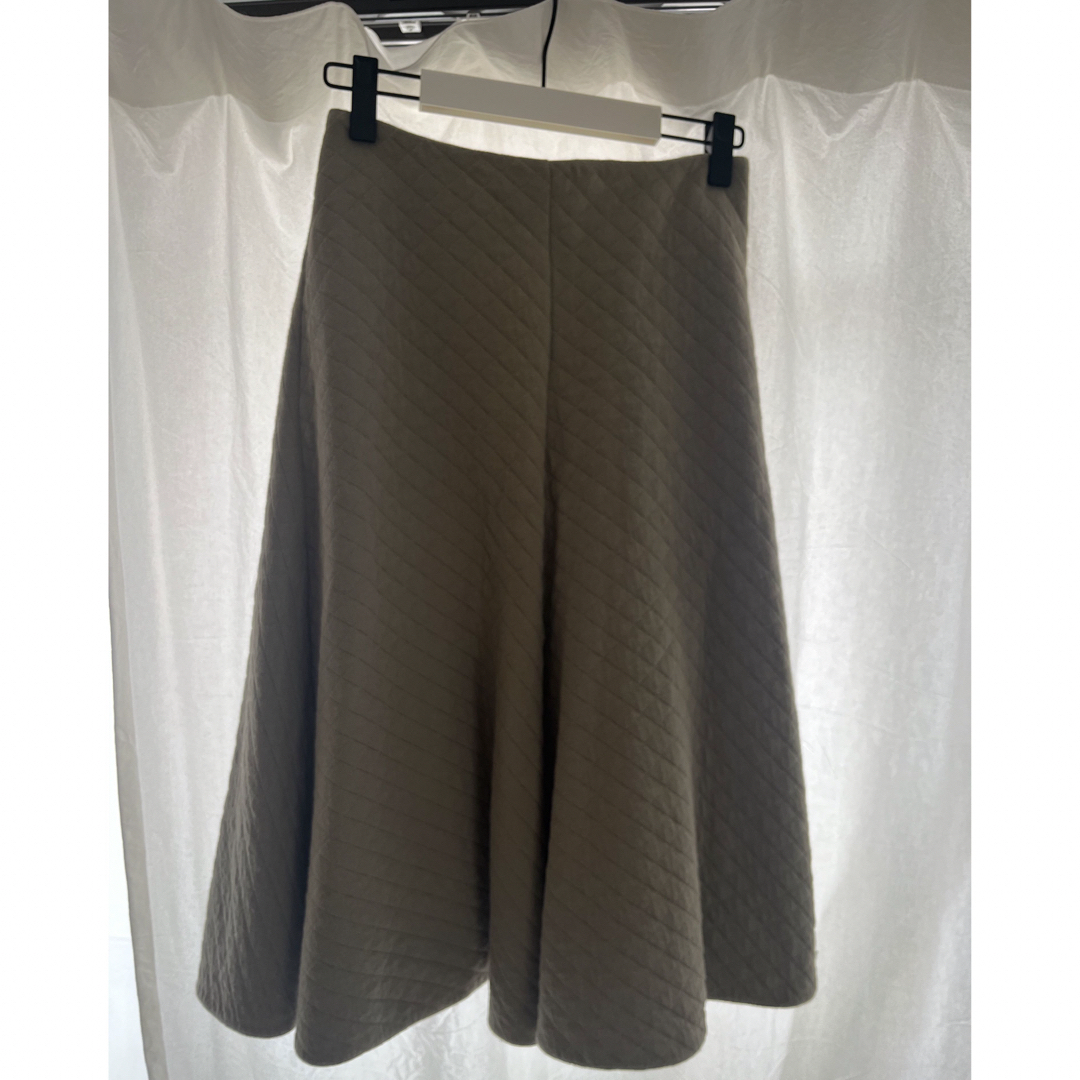 STEPHAN SCHNEIDER(ステファンシュナイダー)のステファンシュナイダー　キルティングスカート レディースのスカート(ひざ丈スカート)の商品写真