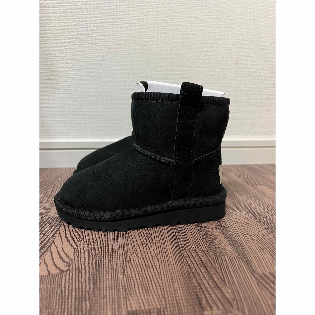 UGG(アグ)のUGG ショートブーツ　T EINAR    BLACK  キッズ/ベビー/マタニティのキッズ靴/シューズ(15cm~)(ブーツ)の商品写真