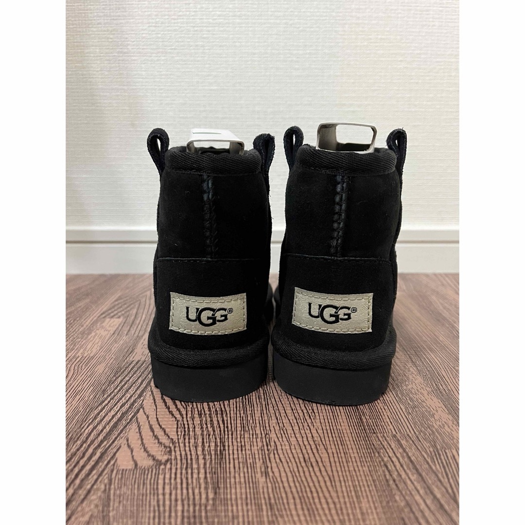 UGG(アグ)のUGG ショートブーツ　T EINAR    BLACK  キッズ/ベビー/マタニティのキッズ靴/シューズ(15cm~)(ブーツ)の商品写真