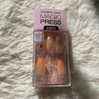 ダッシングディバ(DASHING DIVA)のMAGIC PRESS ネイルチップ　30tips 12sizes(つけ爪/ネイルチップ)