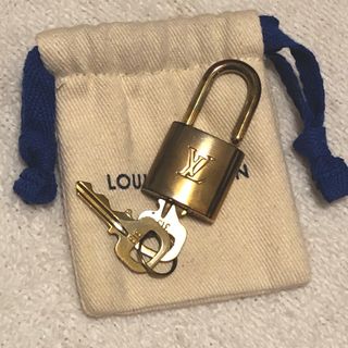 ルイヴィトン(LOUIS VUITTON)の美品 ルイ ヴィトン パドロック ゴールド カデナ (キーホルダー)