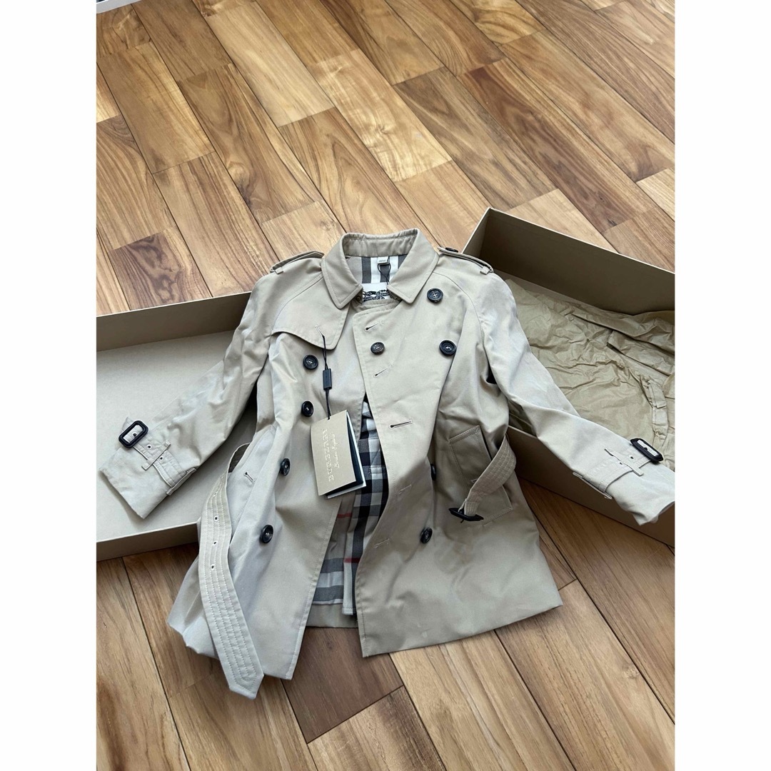 BURBERRY(バーバリー)のBurberry バーバリー　キッズkids トレンチコート　 キッズ/ベビー/マタニティのキッズ服男の子用(90cm~)(コート)の商品写真