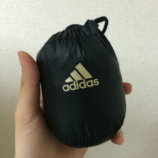 adidas(アディダス)の新品❗️adidas収納ウィンドブレーカ レディースのジャケット/アウター(ナイロンジャケット)の商品写真