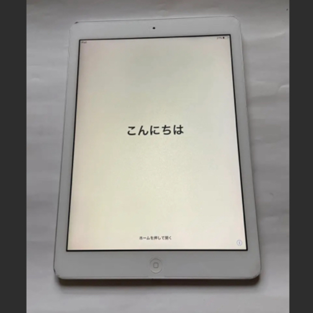 iPad(アイパッド)のApple  iPad Air  シルバー 64GB ガラスフィルム付き スマホ/家電/カメラのPC/タブレット(タブレット)の商品写真