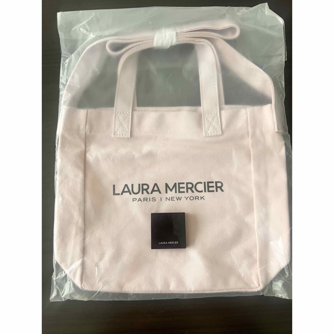 laura mercier(ローラメルシエ)の【新品未開封】LAURA MERCIER ノベルティミニトートバッグ&チーク付き コスメ/美容のベースメイク/化粧品(その他)の商品写真