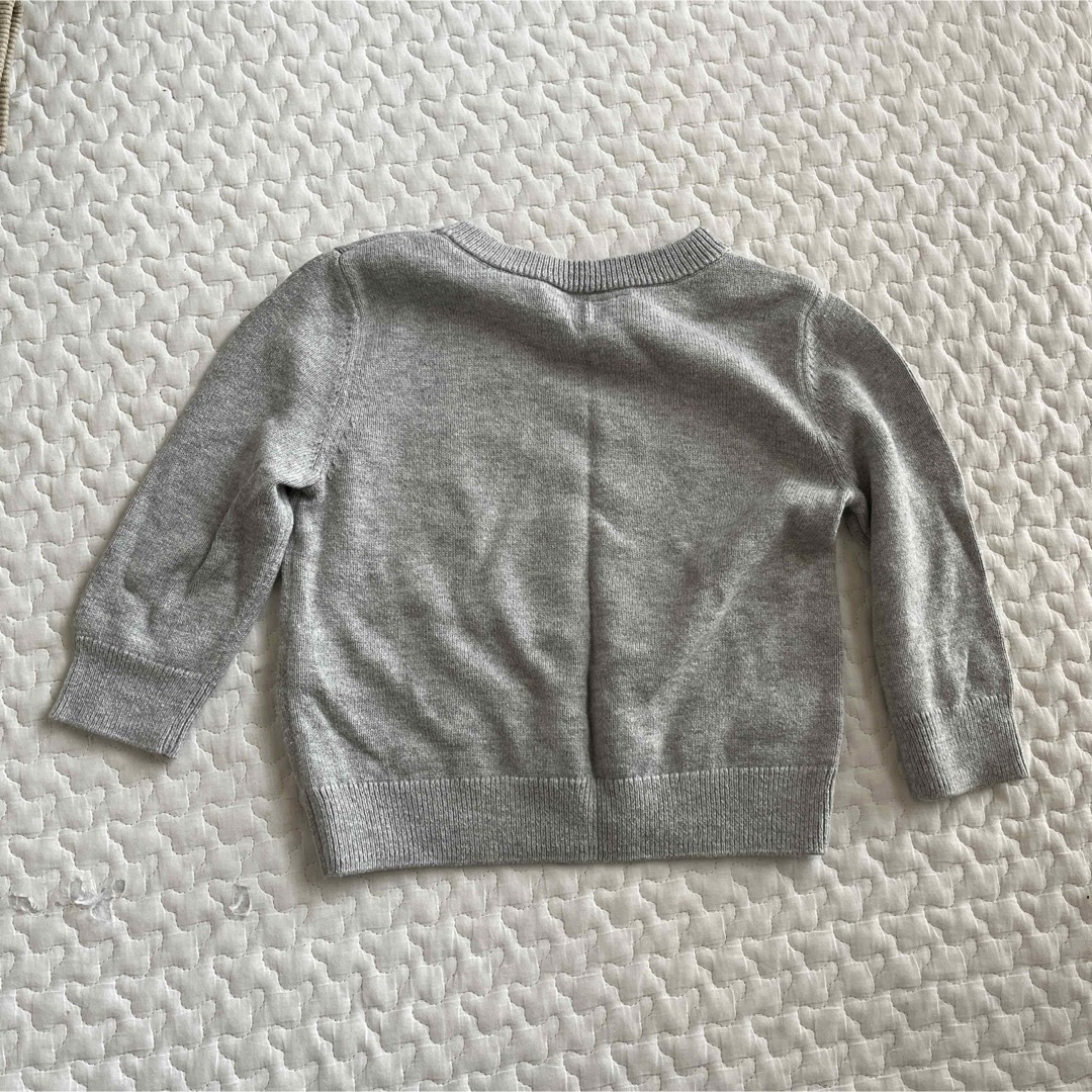 babyGAP(ベビーギャップ)のbaby gap 12-18m ミッキー ニット グレー キッズ/ベビー/マタニティのベビー服(~85cm)(ニット/セーター)の商品写真