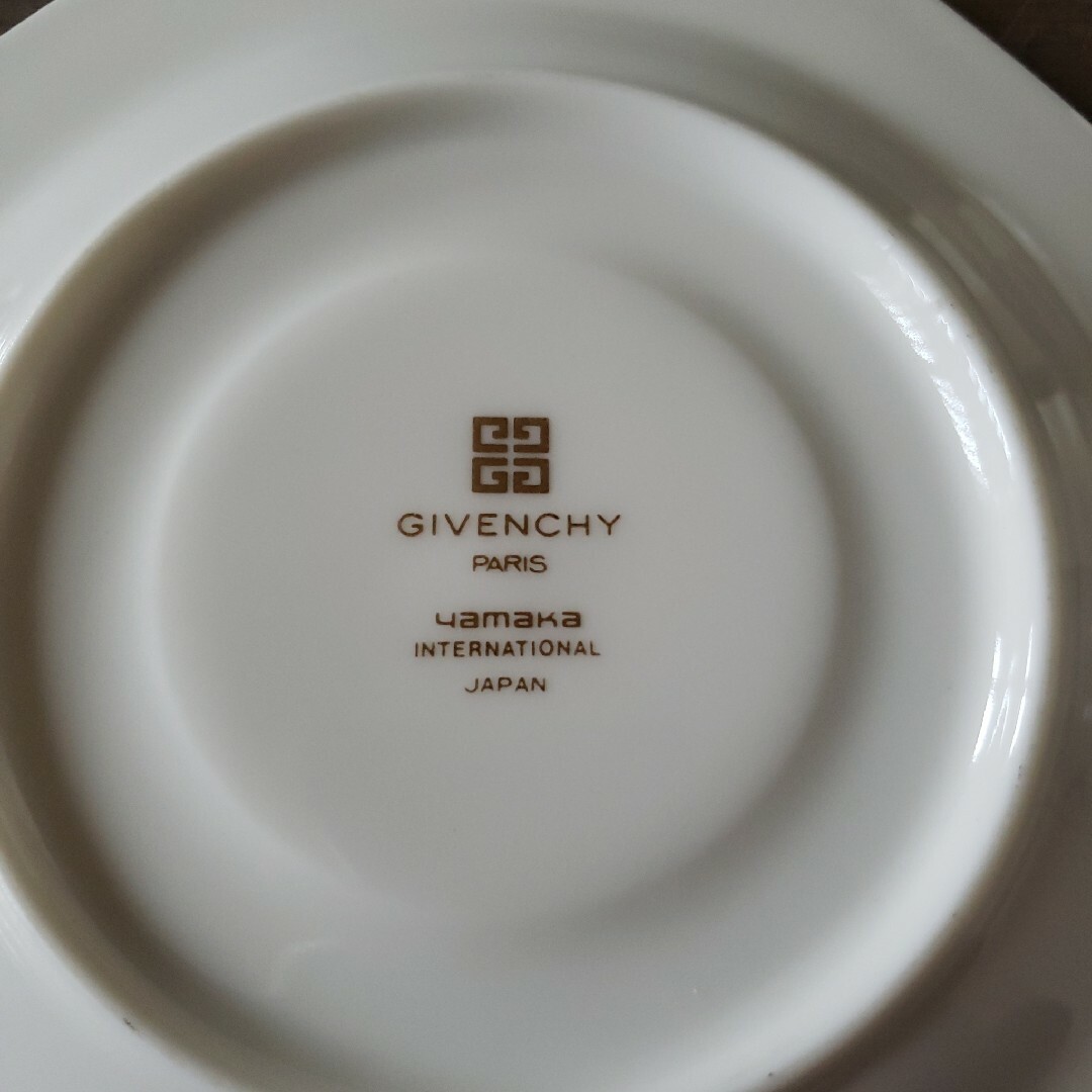 GIVENCHY(ジバンシィ)の未使用品　GIVENCHY　ペアコーヒーセット　カップ&ソーサー インテリア/住まい/日用品のキッチン/食器(食器)の商品写真