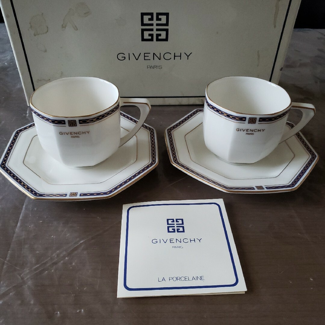 GIVENCHY(ジバンシィ)の未使用品　GIVENCHY　ペアコーヒーセット　カップ&ソーサー インテリア/住まい/日用品のキッチン/食器(食器)の商品写真