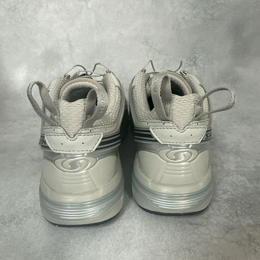 SALOMON(サロモン)のSalomon サロモン ACS PRO スニーカー シルバー 26.5センチ メンズの靴/シューズ(スニーカー)の商品写真